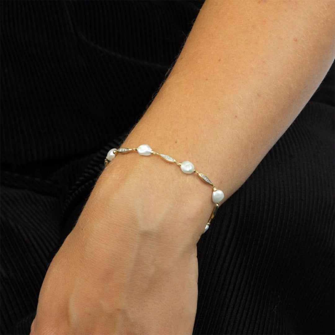 Keshi Pearl Station Bracelet In Yellow Gold
