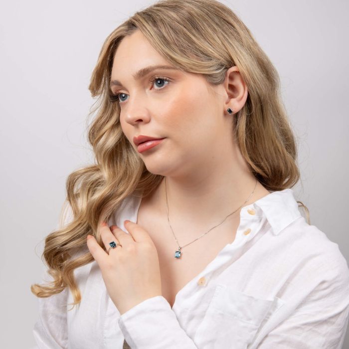Rectangle London Blue Topaz Pendant in 9ct Gold
