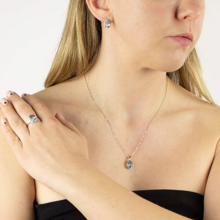 Irregular Shaped Semi-Precious Stone Pendant in 9ct Gold