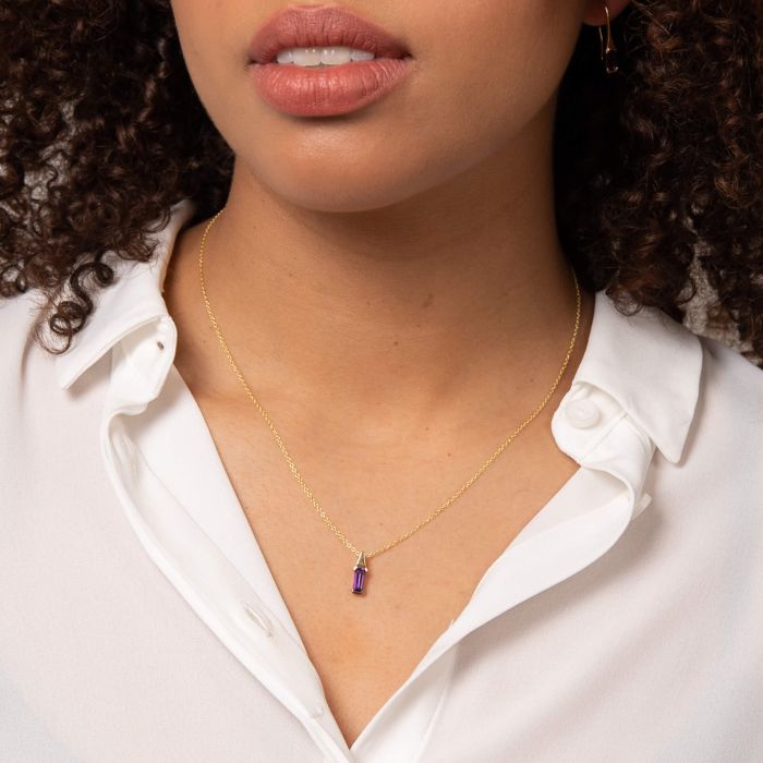 Elongated Semi-Precious Pendant in 9ct Gold