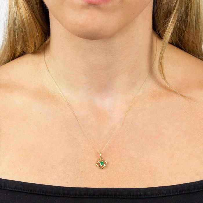 Cut Out Flower Pendant with Emerald in 9ct Gold