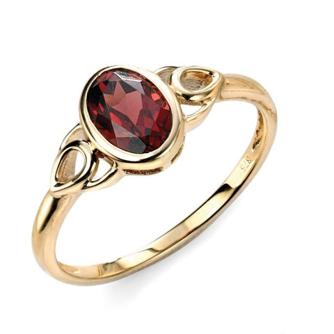 Celtic Style Ring with Garnet in 9ct Gold