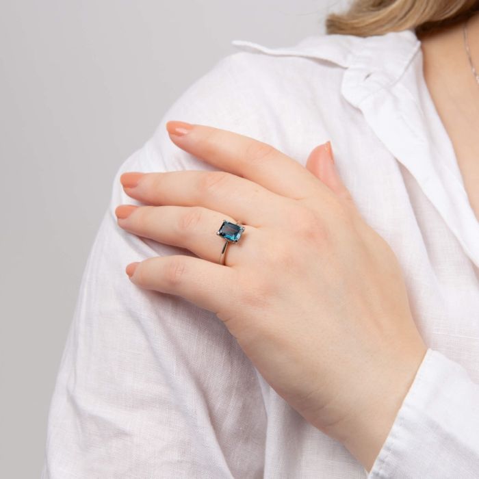 Rectangle London Blue Topaz Ring in 9ct Gold