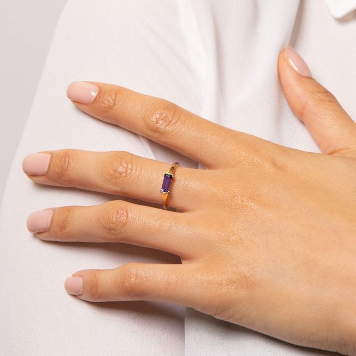 Elongated Semi-Precious Ring in 9ct Gold